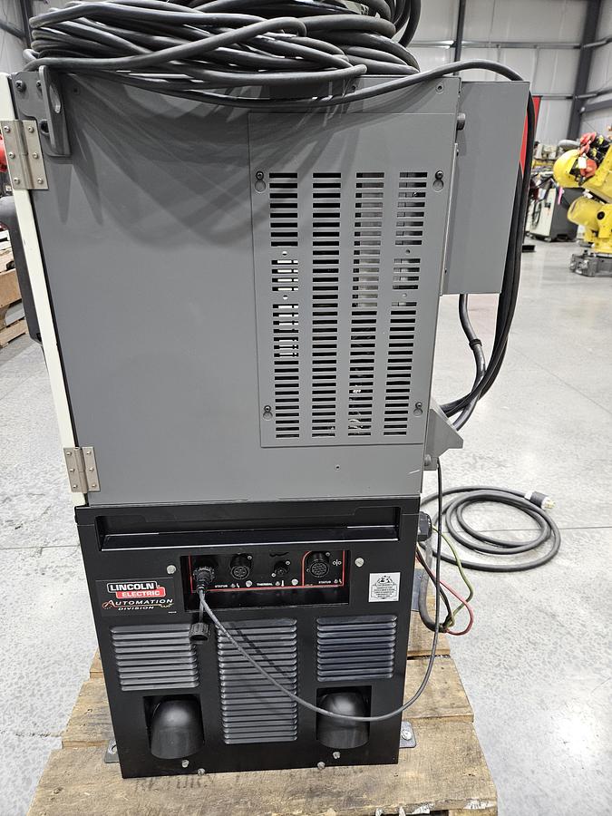 Used Fanuc Arcmate 100ic Industrial Robot With R-30ib Controller and Lincoln Powerwave i400