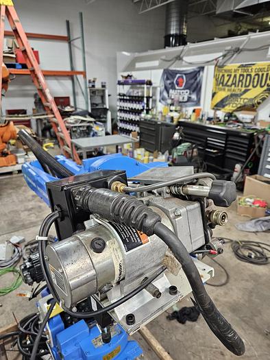 Used Yaskawa Motoman MA1400 With DX100 Controller and Miller Auto Axcess 450