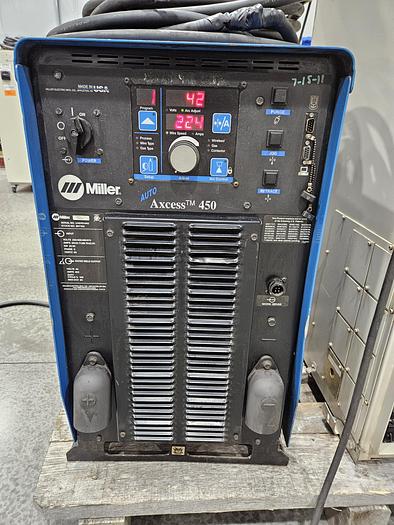 Used Yaskawa Motoman EA1900N Industrial Welding Robot With Miller Auto Axcess 450