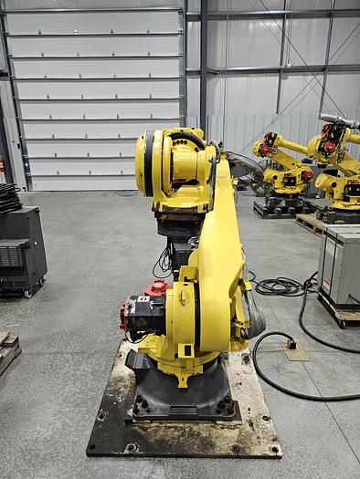 Used Fanuc R-2000ic/210F Industrial Robot With R-30ib Controller
