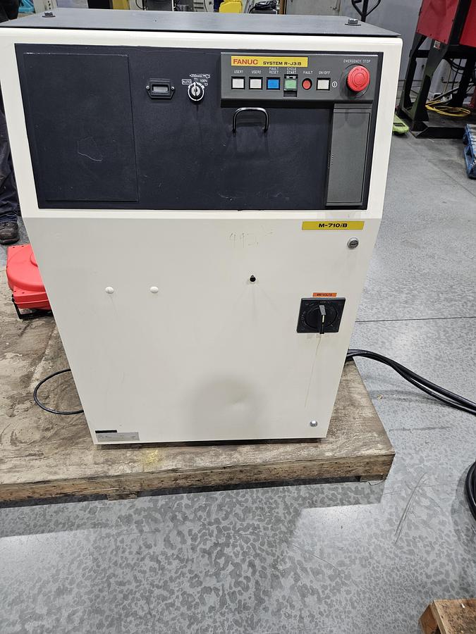 Used Fanuc M-710ib/45 Industrial Robot With R-J3ib Controller