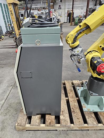 Used Fanuc M-20ia Industrial Robot with R-30ia Controller