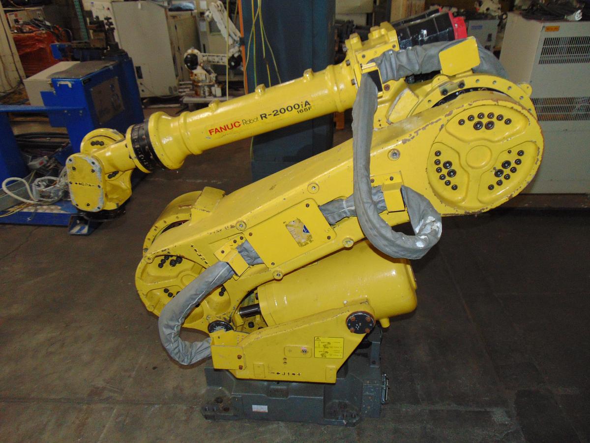Used 2004 Fanuc R2000iA/165F