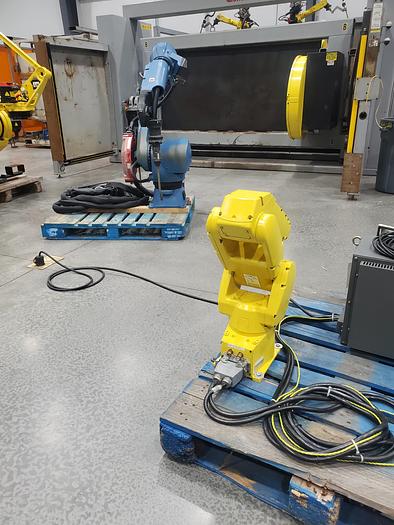 Used Fanuc LR Mate 200iC Industrial Robot With R-30ia Controller