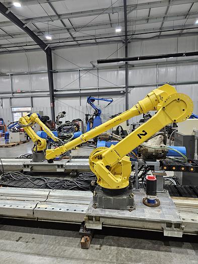 Used Dual Fanuc M-710ic/20L Industrial Robot System With 35' Track