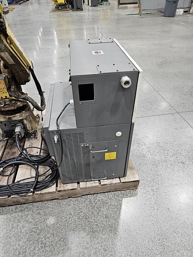 Used FANUC Arcmate 120ic Industrial Robot With R-30ia Controller
