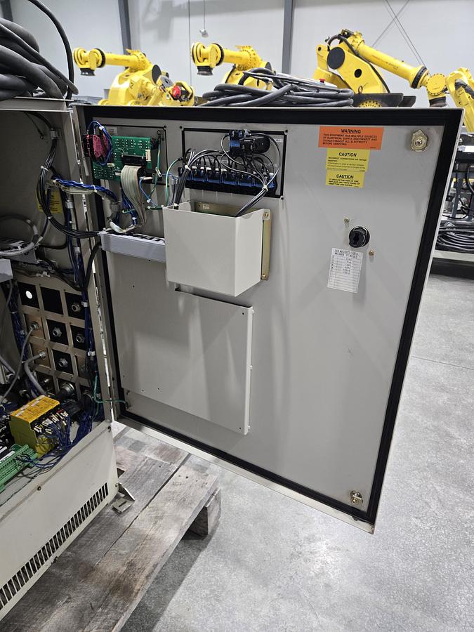 Used Yaskawa Motoman EA1400 Industrial Welding Robot With XRC 2001 Controller