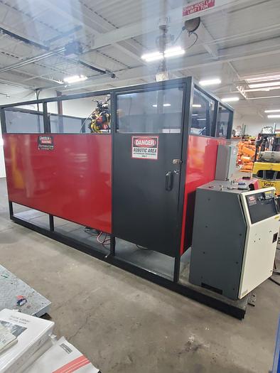 Used Lincoln System 30 With Fanuc Arcmate 100ib Industrial Robot and Lincoln Powerwave 455M