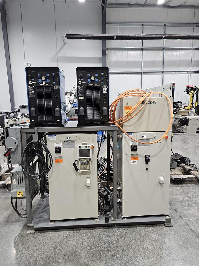 Used Dual Arm Yaskawa EA1900N and UP50N Welding Robots With Auto Axcess 450