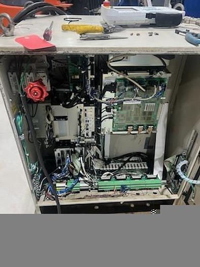 Used Yaskawa Motoman HP20D Industrial Robot With DX100 Controller 