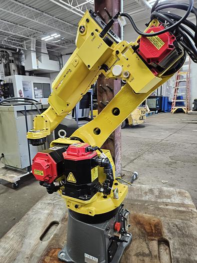 Used 2015 Fanuc M-10ia/12 With R-30ib Controller - F161870