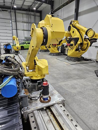 Used Dual Fanuc M-710ic/20L Industrial Robot System With 35' Track