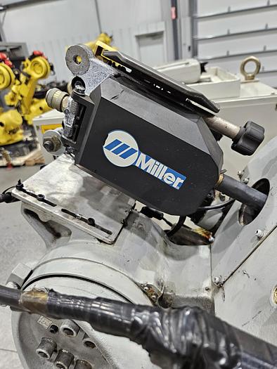 Used Yaskawa Motoman EA1900N Industrial Welding Robot With Miller Auto Axcess 450
