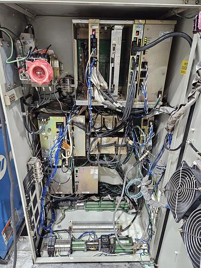 Used Yaskawa Motoman EA1900N Industrial Welding Robot With Miller Auto Axcess 450