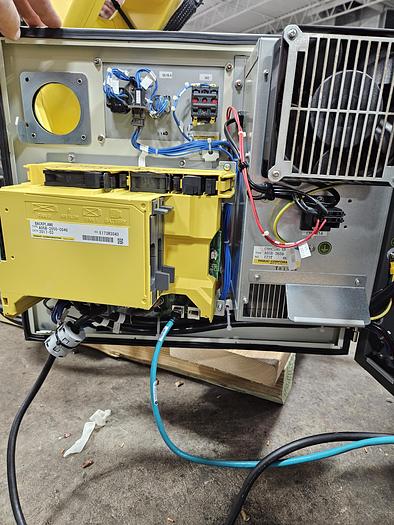 Used 2017 Fanuc M-10ia/12 Industrial Robot With R-30ib Controller, Vision, and Custom EOAT with 2 finger and 1 suction gripper - F197602