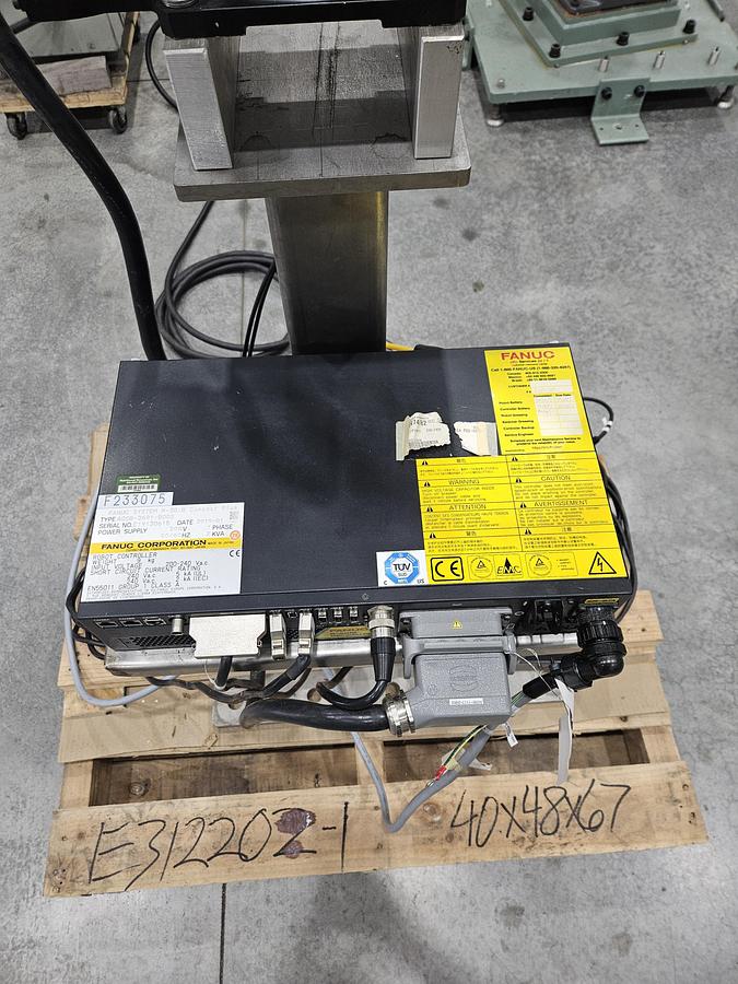 Used Fanuc SR-6ia Industrial SCARA Robot With R-30ib Controller Plus