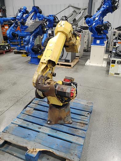 Used FANUC Arcmate 120ic Industrial Robot With R-30ia Controller