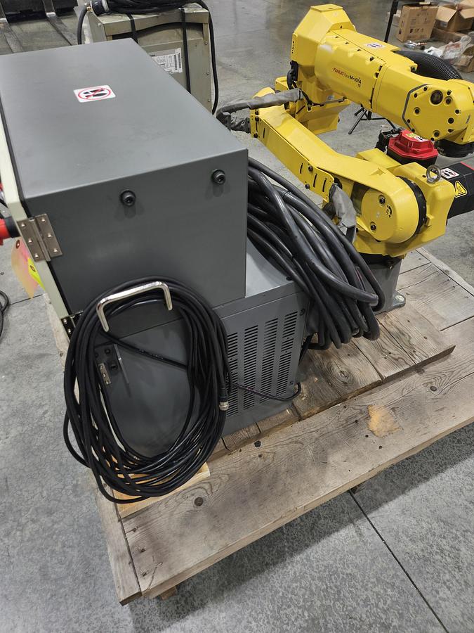 Used Fanuc M-10ia/12 Industrial Robot With R-30ib Controller
