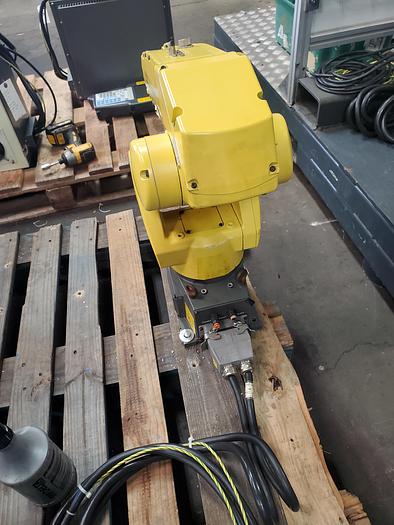Used Fanuc LR Mate 200ic Industrial Robot With R-30ia Controller