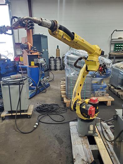 Used Fanuc Arcmate 100ic/6L Industrial Robot With R-30ib Controller