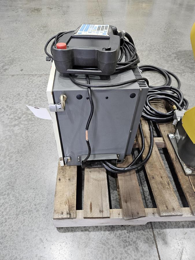 Used Fanuc LR Mate 200ic Industrial Robot With R-30ia Controller