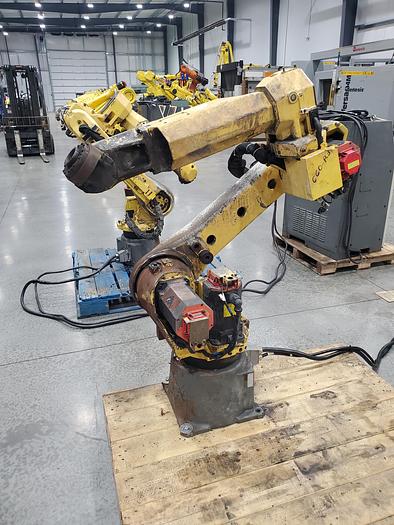 Used FANUC Arcmate 120ic Industrial Robot With R-30ia Controller
