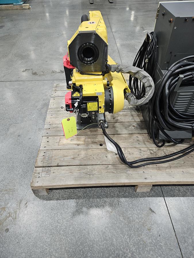 Used Fanuc M-10ia/12 Industrial Robot With R-30ib Controller