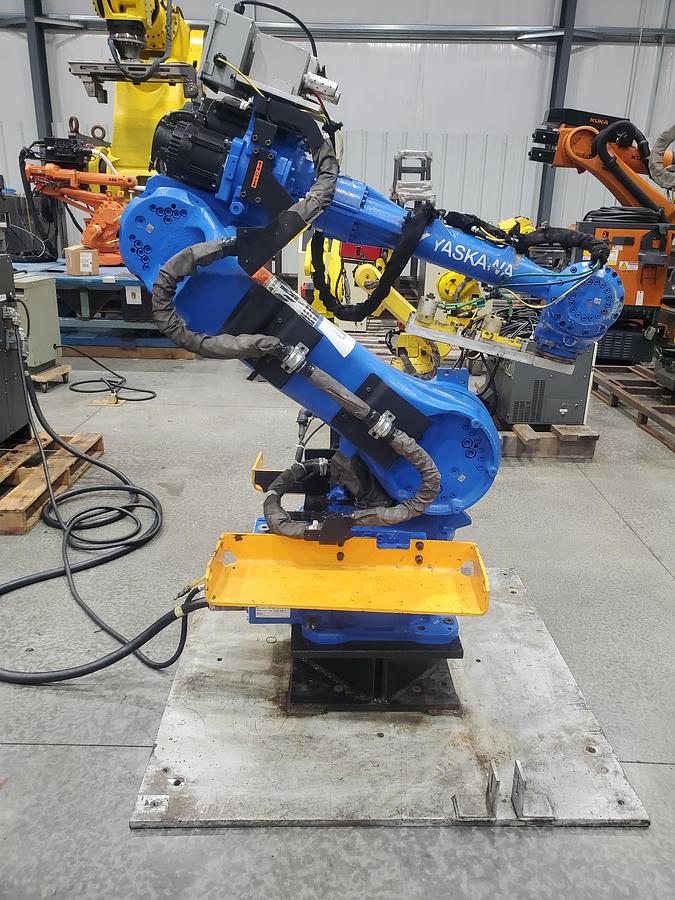 Used Yaskawa Motoman MH50-II Industrial Robot With DX200 Controller