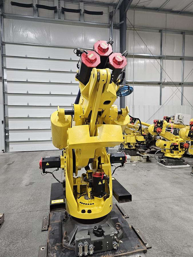 Used Fanuc M-900ib/700 Industrial Robot With R-30ib Plus Controller
