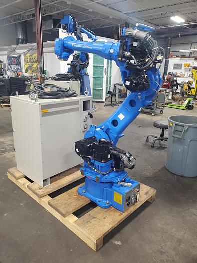Used Yaskawa Motoman MH80 With DX100 Controller