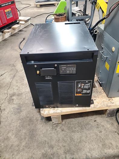 Used 2008 Fanuc Arcmate 100ic Industrial Robot with R-30ia Controller, Lincoln PW i400, and Cool Arc 40 - Only 25.5 Running Hours