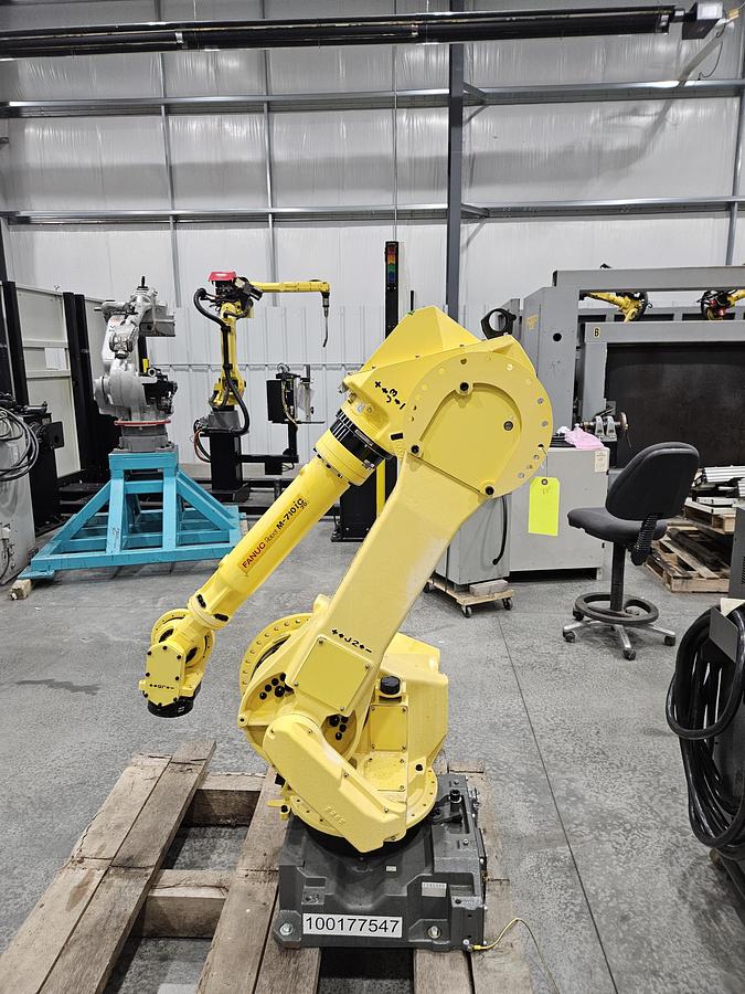 Used FANUC M-710ic/70 Industrial Robot With R-30ia Controller