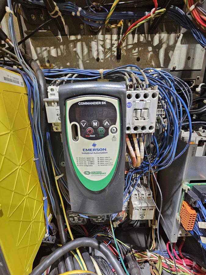 Used Complete FANUC Robotic Welding Cell W/ FANUC Arcmate 100ic/6l R-30ia Controller and Dual Tilt Rotate Positioners