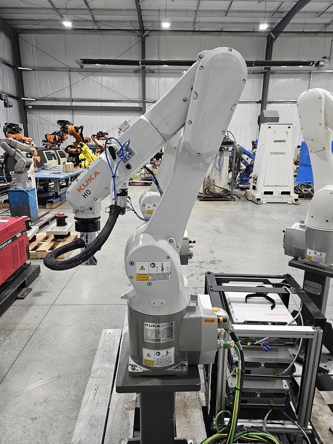 Used KUKA KR10 R1100-2HO Food Grade Industrial Robot With KRC5 Micro Controller