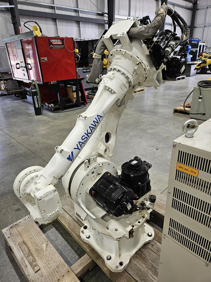 Used Yaskawa Motoman MPL80 Industrial Robot With DX100 Controller