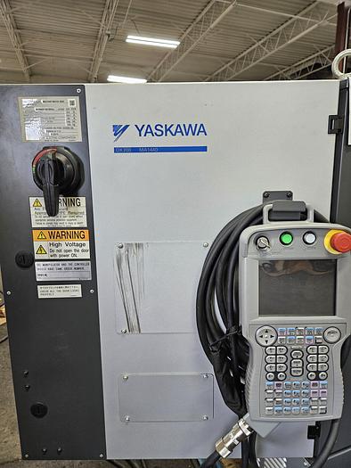 Used Yaskawa Motoman MA1440 With DX200 Controlle