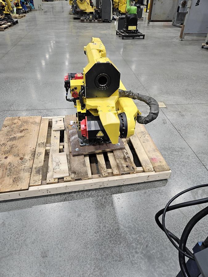 Used Fanuc M-20ia/12L Industrial Robot With R-30ib Controller