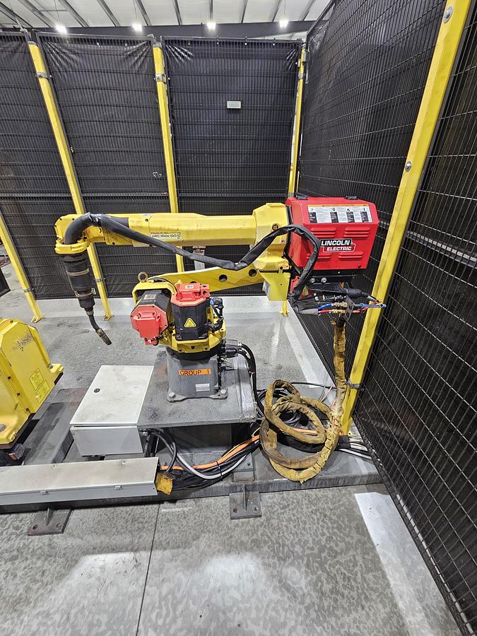 Used Complete FANUC Robotic Welding Cell W/ FANUC Arcmate 100ic/6l R-30ia Controller and Dual Tilt Rotate Positioners