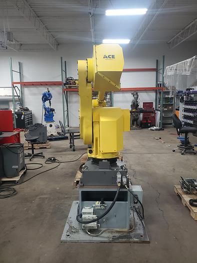 Used Fanuc M-710ib/45 Industrial Robot With RJ3IB Controller