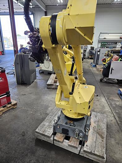 Used FANUC M-710ic/20L With R-30ia Controller an