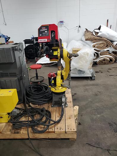 Used Fanuc Arcmate 120ic/10L and 100ic Dual Arm Industrial Robot With Tilt Rotate Positioner