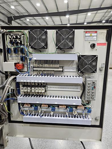 Used Yaskawa Motoman ES165D Industrial Robot With DX100 Controller