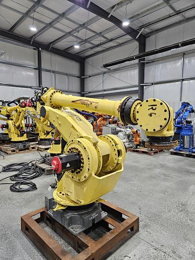 Used Fanuc M-900ia/260L Industrial Robot With R-30ia Controller