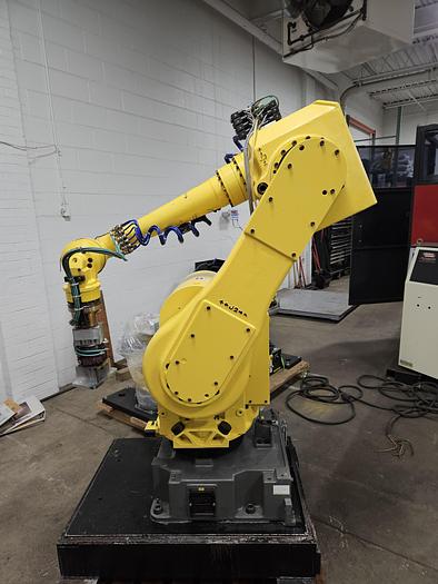 Used Fanuc M-710ib/45e Industrial Robot With RJ3IB Controller