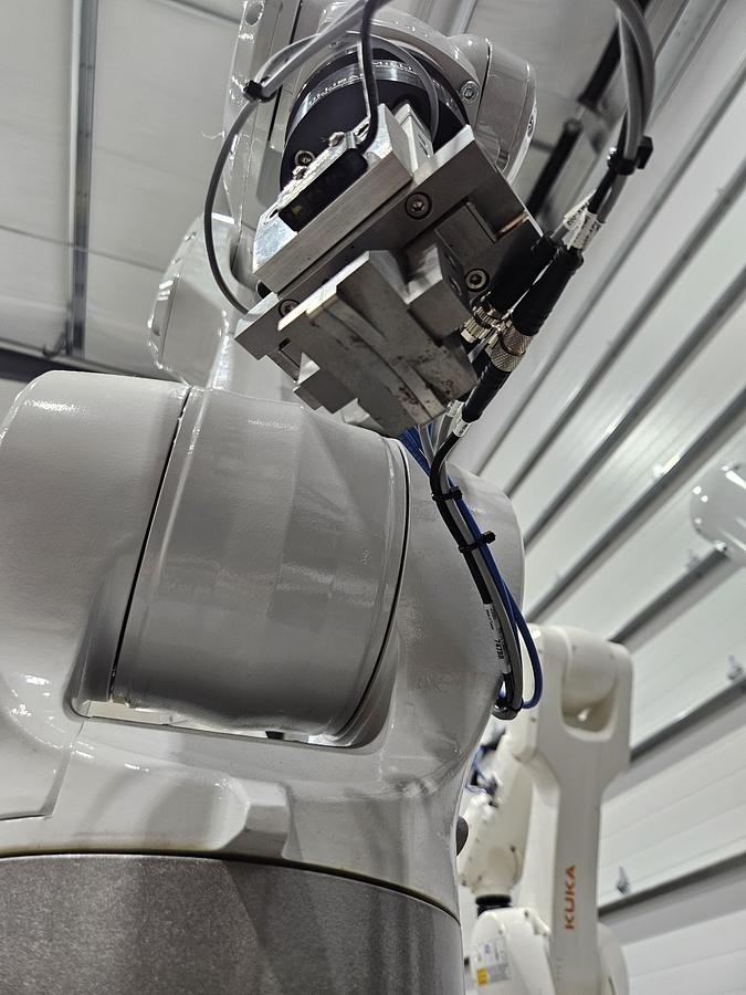 Used KUKA KR10 R1100-2HO Food Grade Industrial Robot With KRC5 Micro Controller