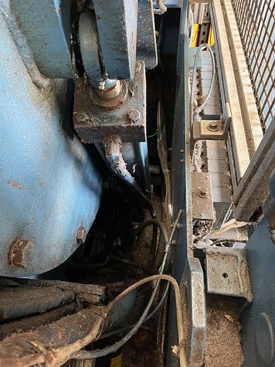 Used 2005 Ellis 900lb washer/extractor