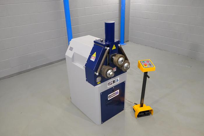 UZMA HPK 50 section roller hydraulic operation