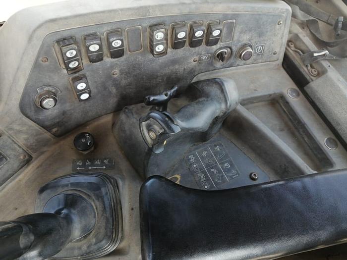 Usado CATERPILLAR D8T 2011