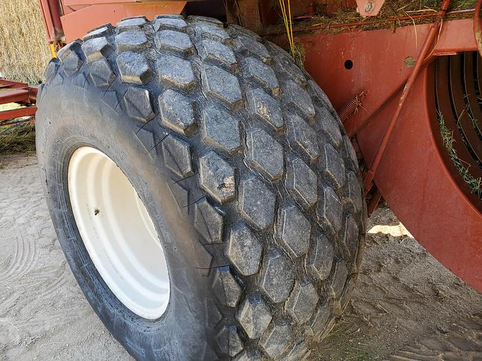 Used 2006 Hesston 4910 Baler w/ Accumulator ** 32k Bales **