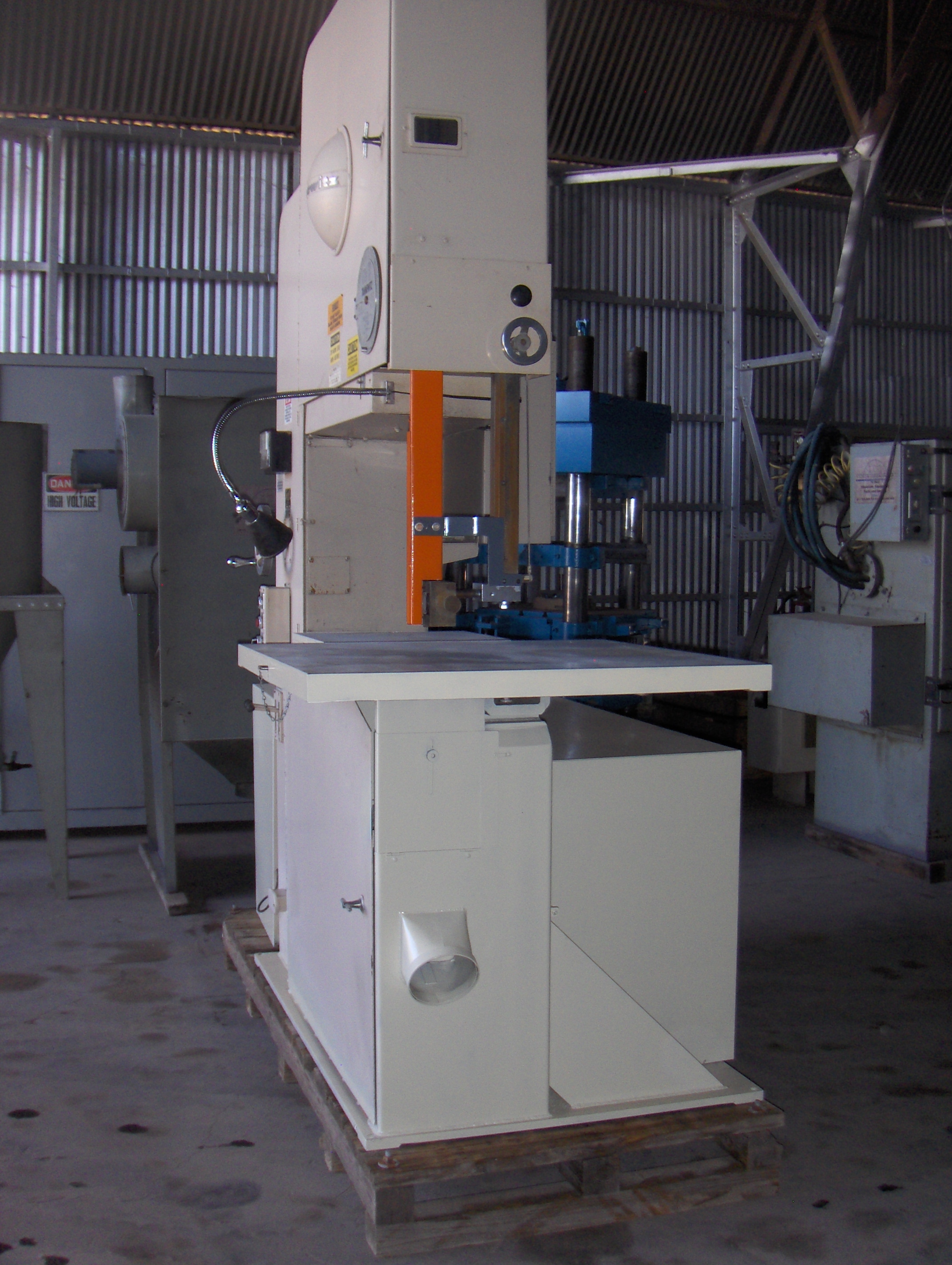 Used 36 Inch Tannewitz Mdl. GVTNE  Vert. Band Saw